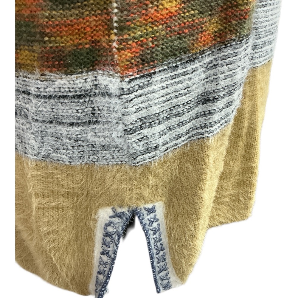 Fate Open-Front V-Neck Cardigan in White, Navy & Tan - Picture 2 of 6